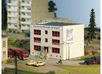 Szkoła ponadpodstawowa - technikum, z wielkiej płyty 1:87 HO / Piko 61150